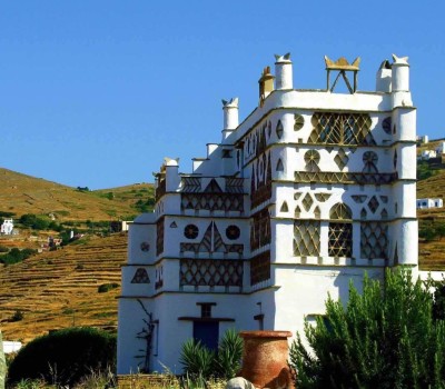 tinos