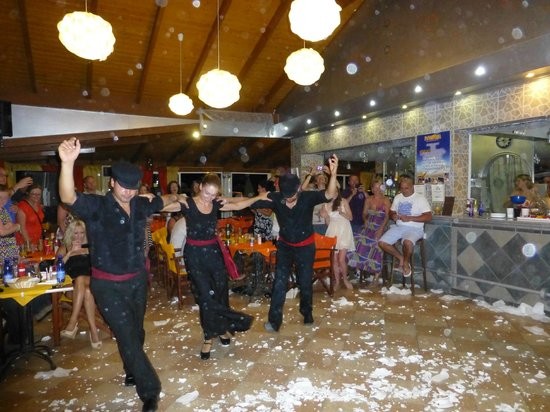 Greek dance